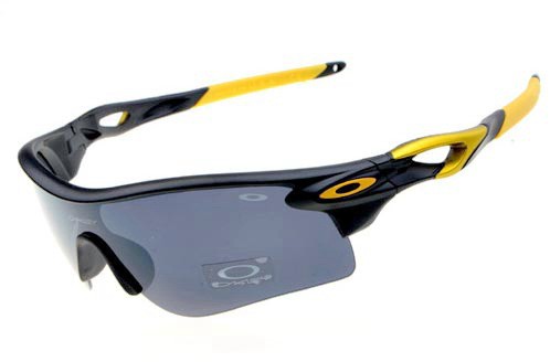 Oakley radarlock sunglasses in matte black / black iridium