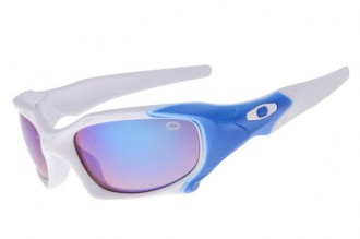 Oakley pit boss sunglasses in white / ice iridium