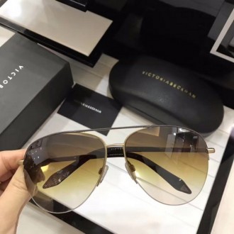 Victoria Beckham Classic Mirrored Sunglasses Black Brown