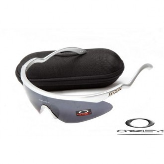 Oakley Razor Blade Sunglasses Silver Frame Gray Blue Iridium Lens OAKLEY20156344