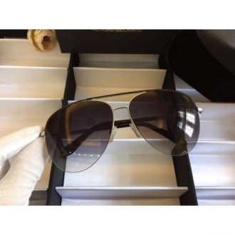 Victoria Beckham Classic Mirrored Sunglasses Black Gray