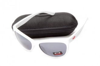 Oakley fringe matte white / black iridium