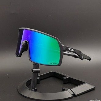 Oakley 2.5 Sutro sunglasses black frame ice lens gray logo