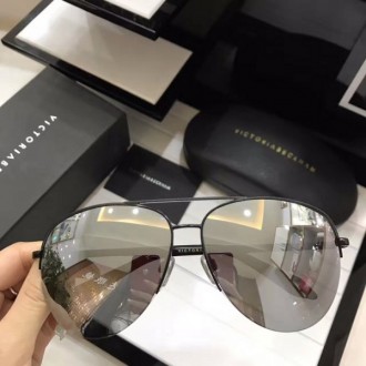 Victoria Beckham Classic Mirrored Sunglasses Black White